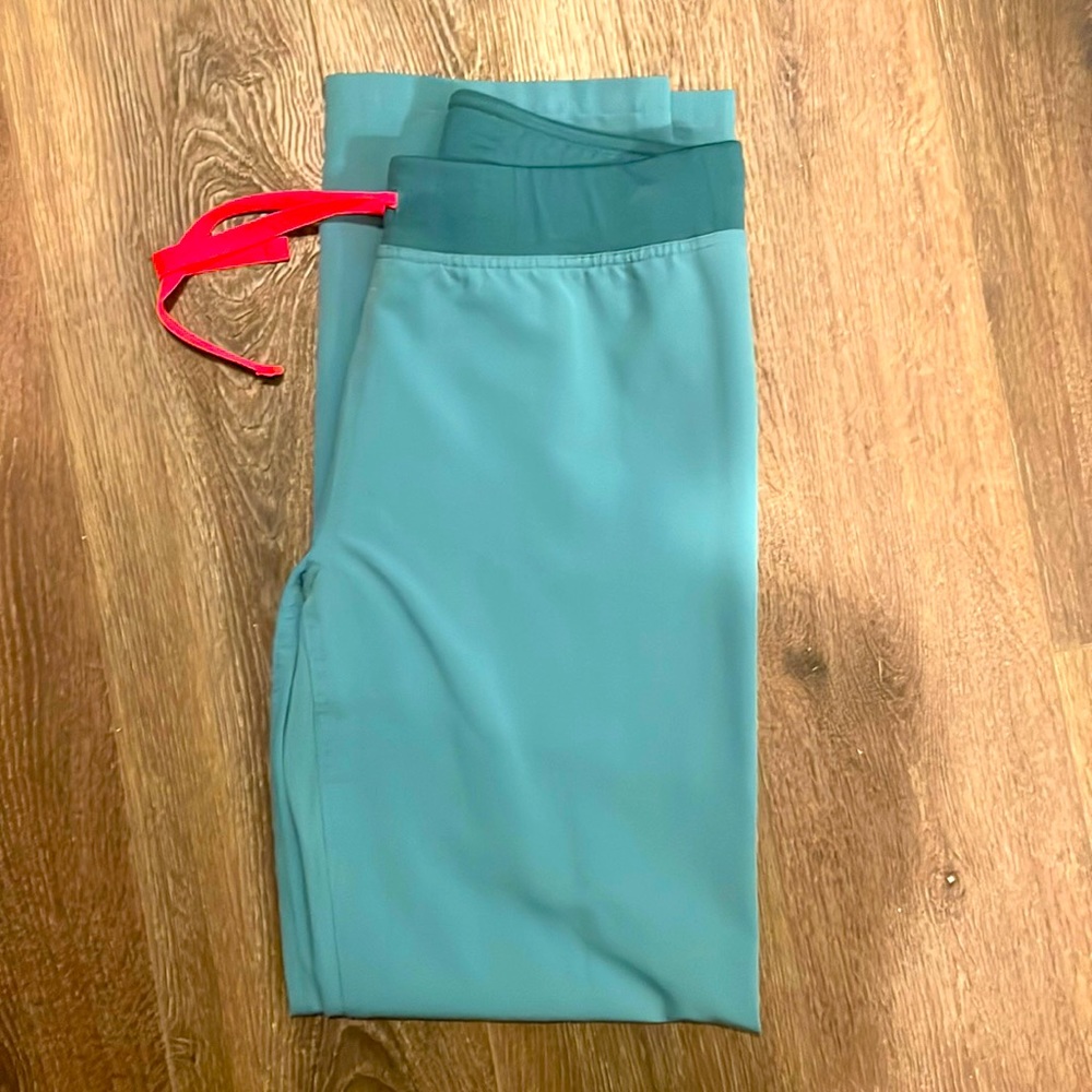Figs Livingston scrub pants